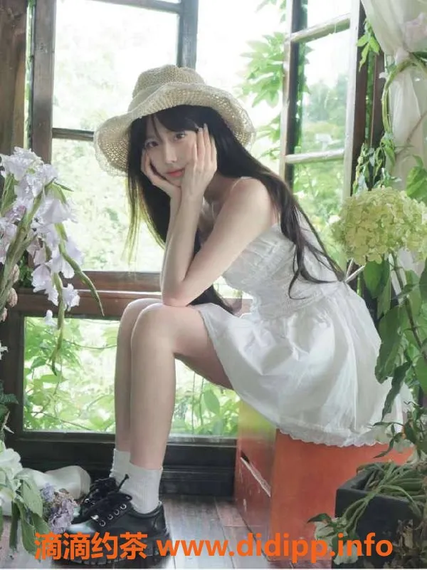 乌鲁木齐楼凤资源信息,圈外女友05后，168高挑身材，粉嫩桃穴体验