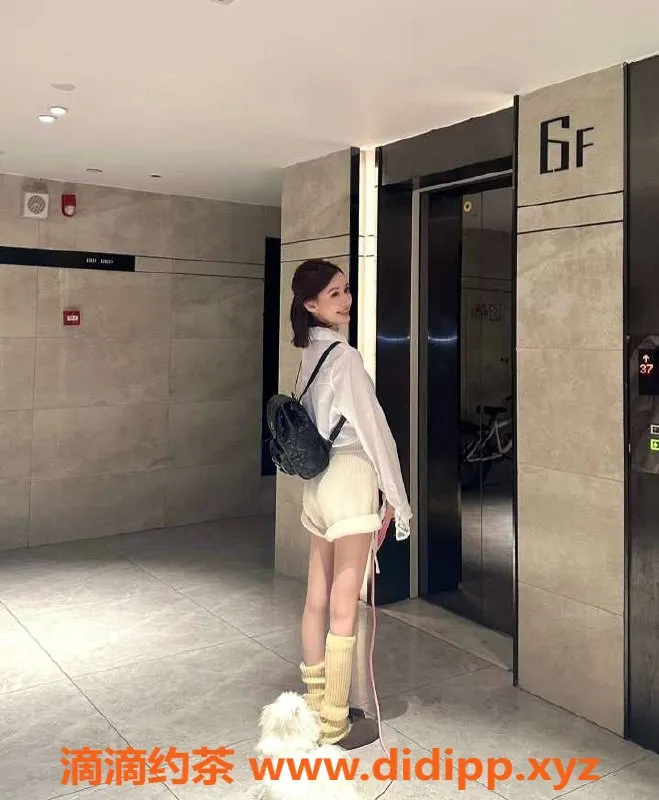 乌鲁木齐楼凤-173cm纯欲新人，45kg天然C胸，超级体验！