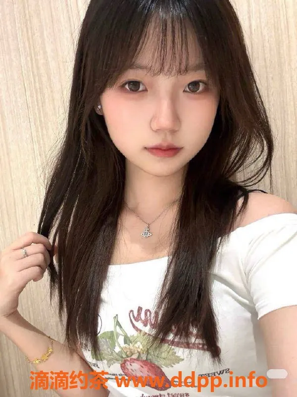 乌鲁木齐楼凤-清纯在校学生，165身高温柔可爱，85体重