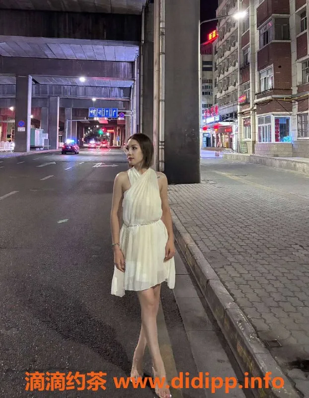 乌鲁木齐楼凤-新疆维吾尔族美女，165cm，49kg，36C