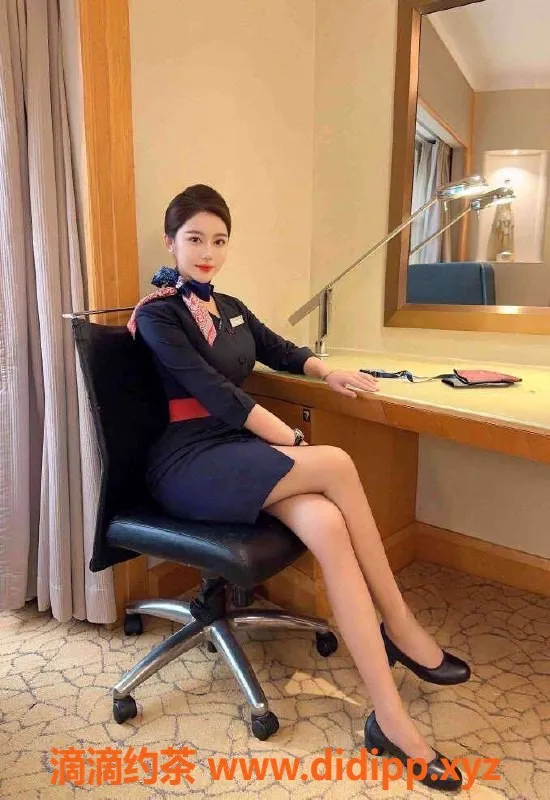 乌鲁木齐楼凤-172高挑自然D杯蜜桃臀，热情温柔小姐姐