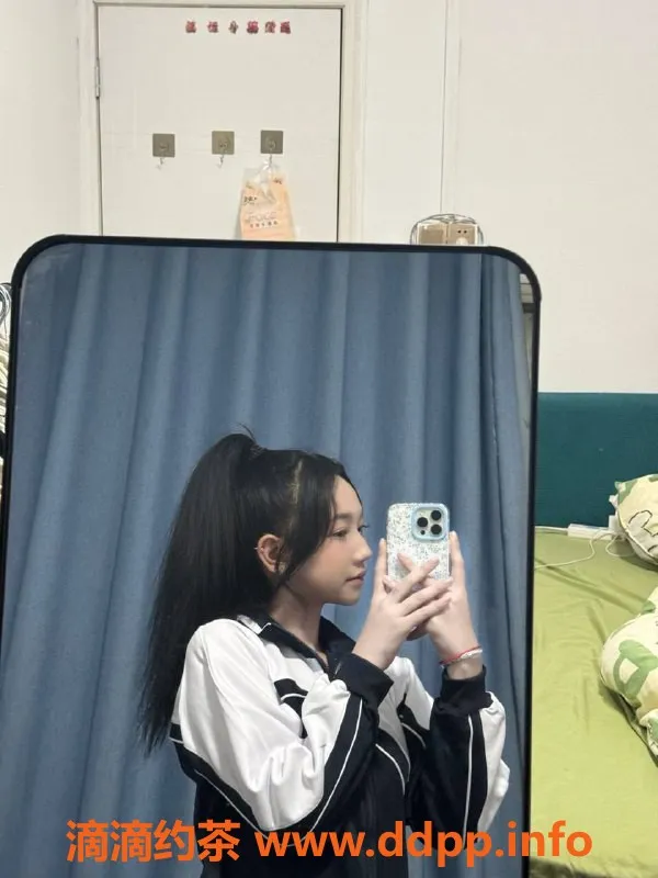 成都楼凤-成华区16岁转运珠，160cm身高B杯，超值体验