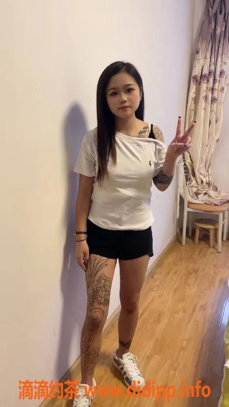 昆明楼凤-官渡小雨，600元体验制服丝袜服务