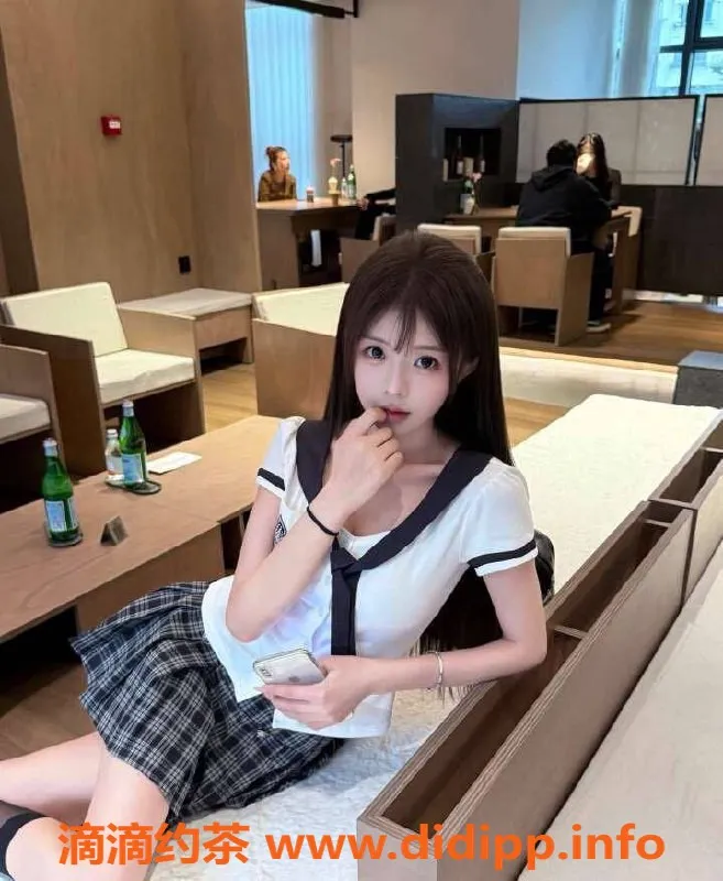 乌鲁木齐楼凤-温柔甜美女孩，165cm身高D罩杯，06年小姑娘