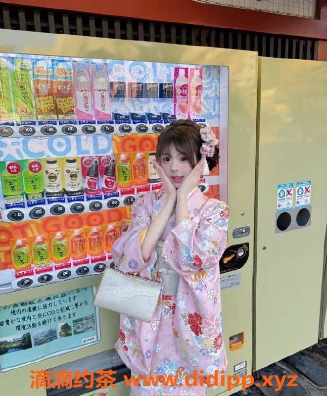 乌鲁木齐楼凤-温柔甜美女孩，165cm身高D罩杯，06年小姑娘