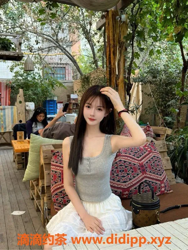 乌鲁木齐楼凤-清纯气质在校学生，168大长腿蜜桃臀