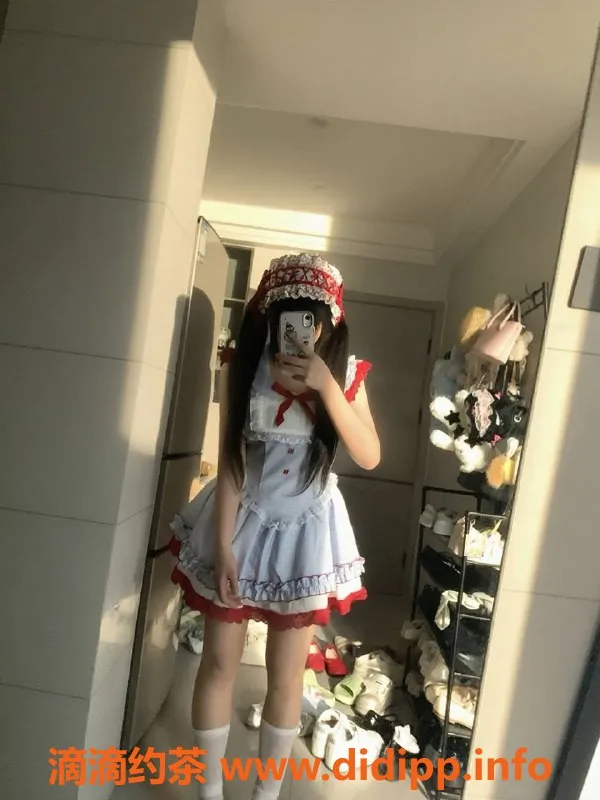 南昌楼凤-青山湖小甜妹，156cm 46kg 18岁服务多样