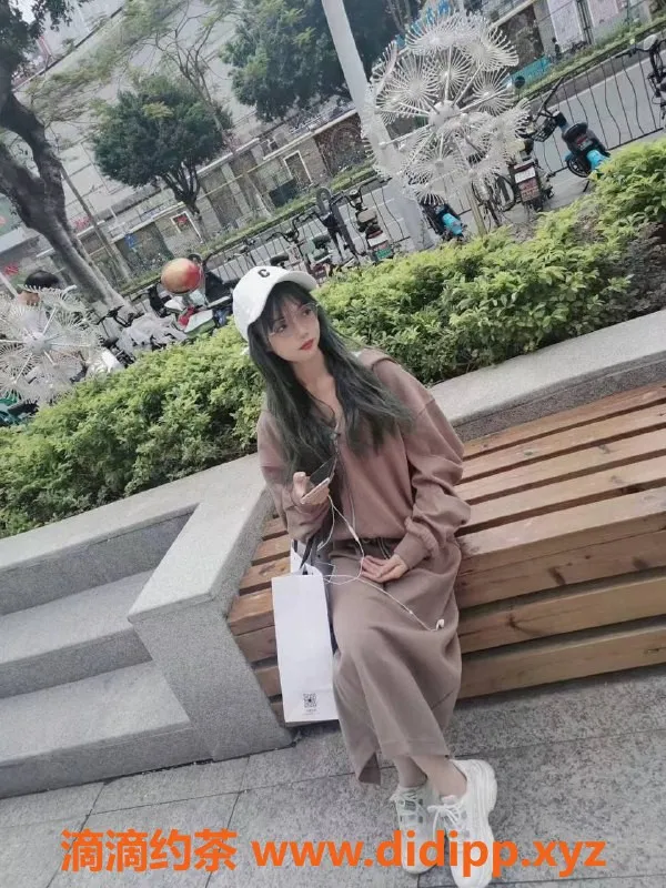 广州楼凤-白云嫩妹玉宝宝，69式蛇吻服务仅600元