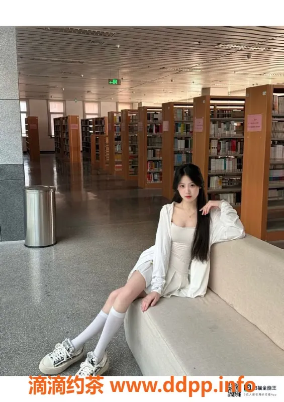 赣州楼凤资源信息,18岁波霸菜菜，165cm，36D，服务一流