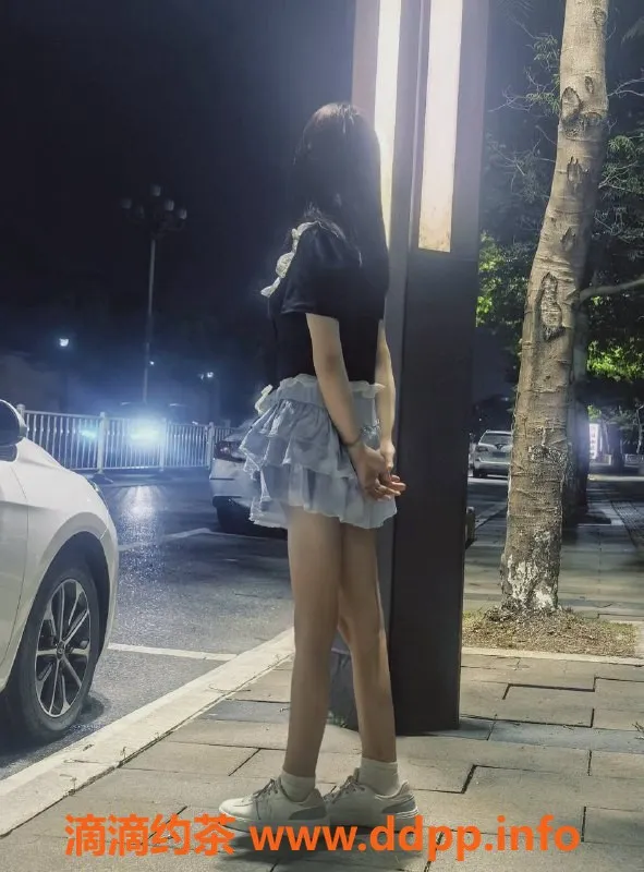 郑州楼凤-管城区小乖，18岁165cm，36C，49.5kg热情服务