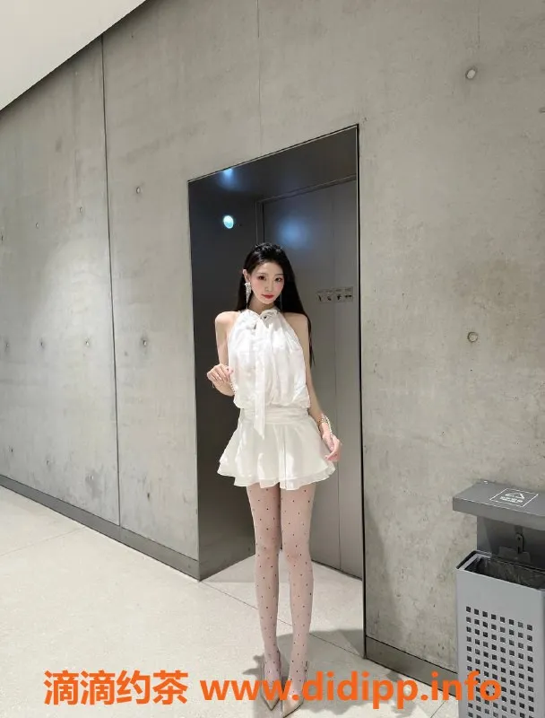 嘉兴楼凤-湖州嫣儿：172cm美腿 性感蜜桃臀