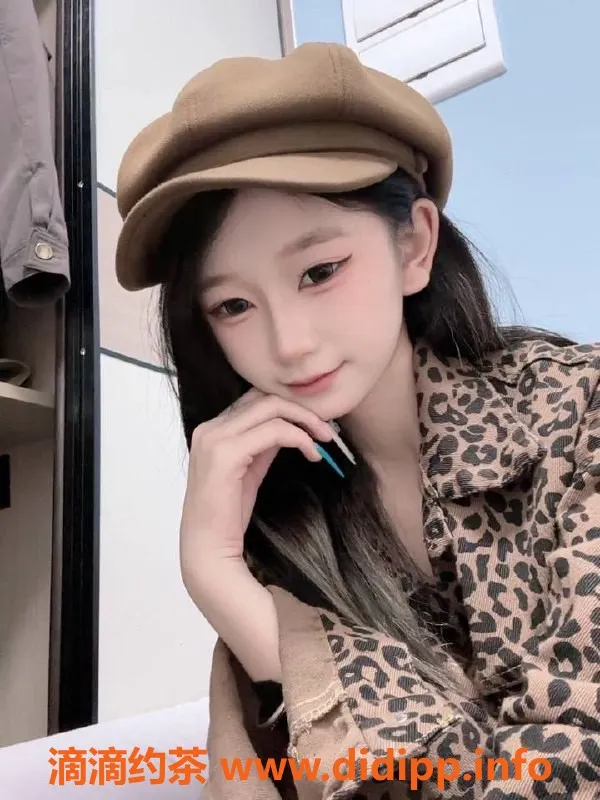 成都楼凤-成华区玲玲，身高160，体重85斤，A杯人气妹子