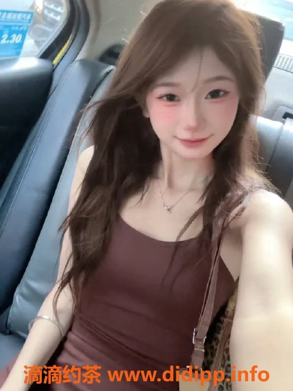 成都楼凤-成华区玲玲，身高160，体重85斤，A杯人气妹子