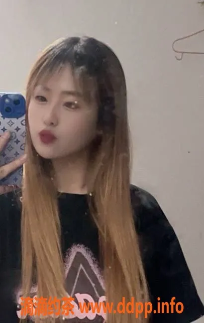 成都楼凤-武侯区嫩妹小曦，精致服务火热中！