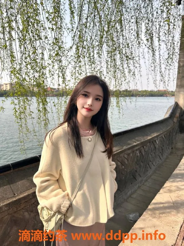 北京楼凤-朝阳三里屯乖巧可爱诗艺，163高95身材