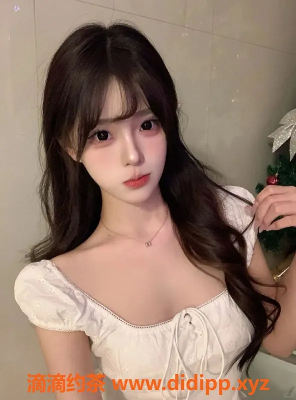 广州楼凤-番禺20岁文艺学妹婉汐，身高165，茶水费600起