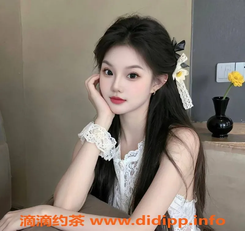 郑州楼凤-郑州金水区嘻嘻，170cm/49kg，25岁，服务多样