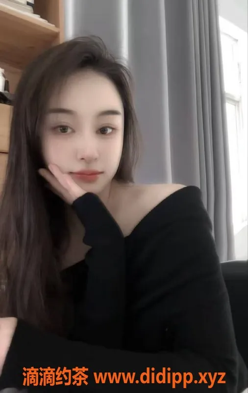 郑州楼凤-高新区予落，21岁170cm C+胸，服贴服务