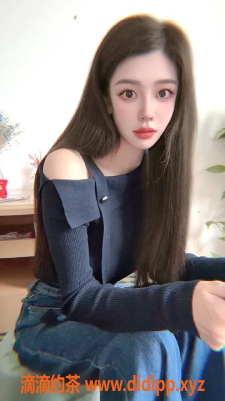 南京楼凤-秦淮区小v，165cm，25岁，800p超值体验！