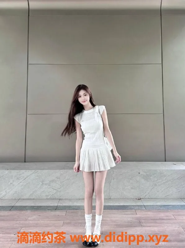 东莞楼凤-南城盻盻，双向服务，P600，PP1200