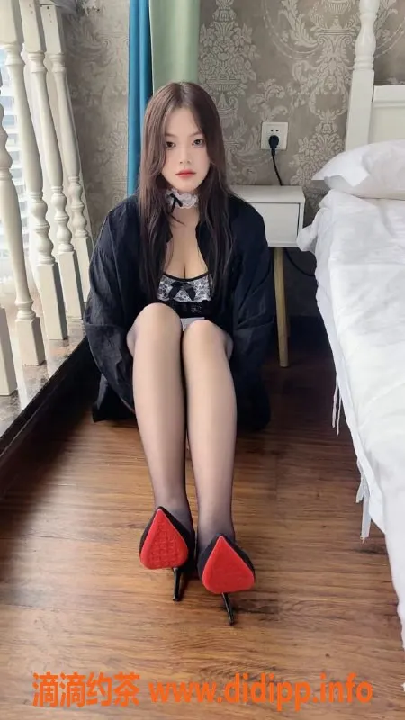 成都楼凤-武侯区嫩妹楠楠，身材迷人性价比高