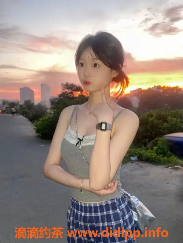 广州楼凤-番禺静静，21岁美丽陪伴，身高166，超值服务体验