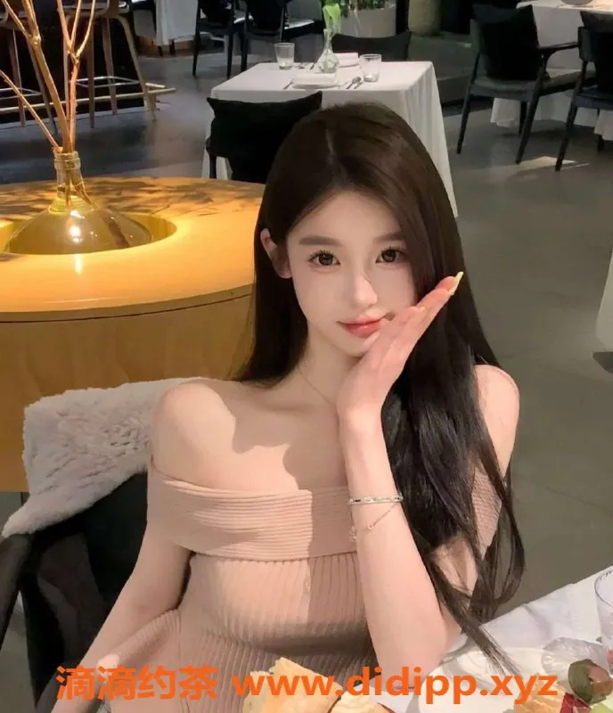 乌鲁木齐楼凤-温婉甜美女神，170CM 45kg 欢迎调教