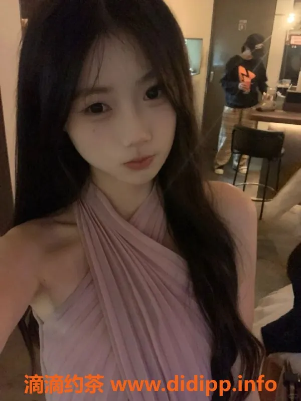 深圳楼凤资源信息,深圳22岁哲雅，165cm，46kg，夜课2300元