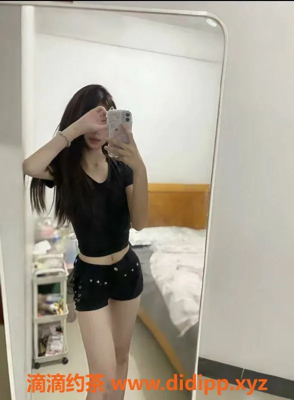 成都楼凤资源信息,果果，18岁重庆妹子，身高162cm，88斤