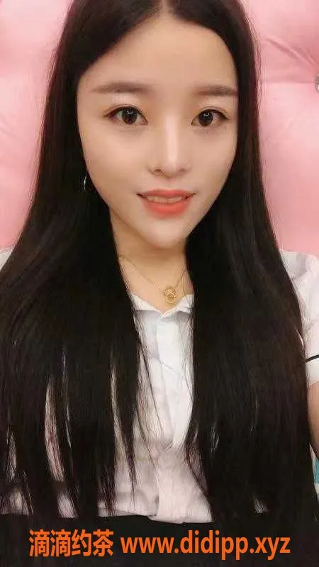 深圳楼凤-龙岗七七，27岁165cm全套400，性感魅力无限