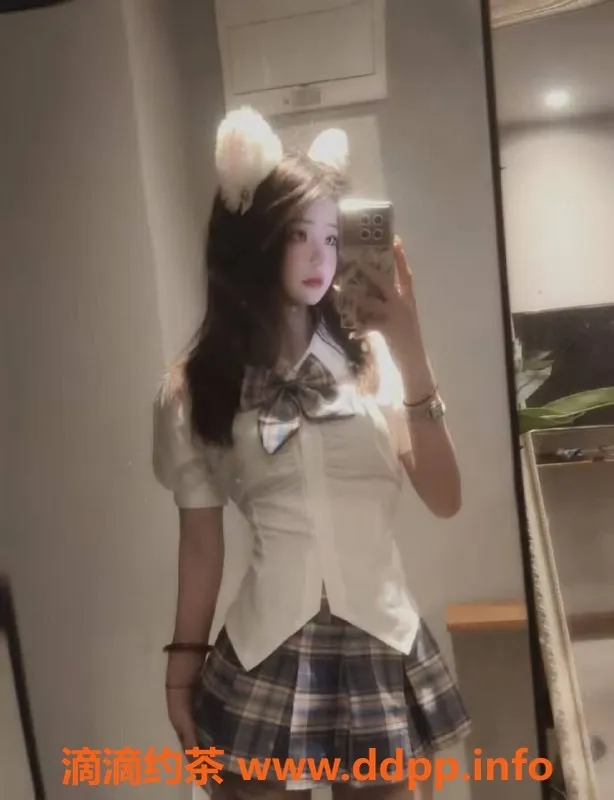 重庆楼凤-江北千惠，18岁C罩杯美少女，服务优质