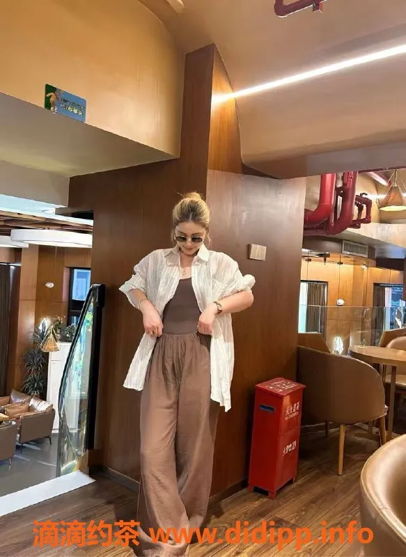 乌鲁木齐楼凤-可爱学生白小纯，身高173，体重100，C罩杯