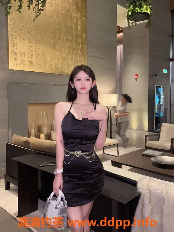 乌鲁木齐楼凤-高学历混血E奶尤物，极品美腿诱惑