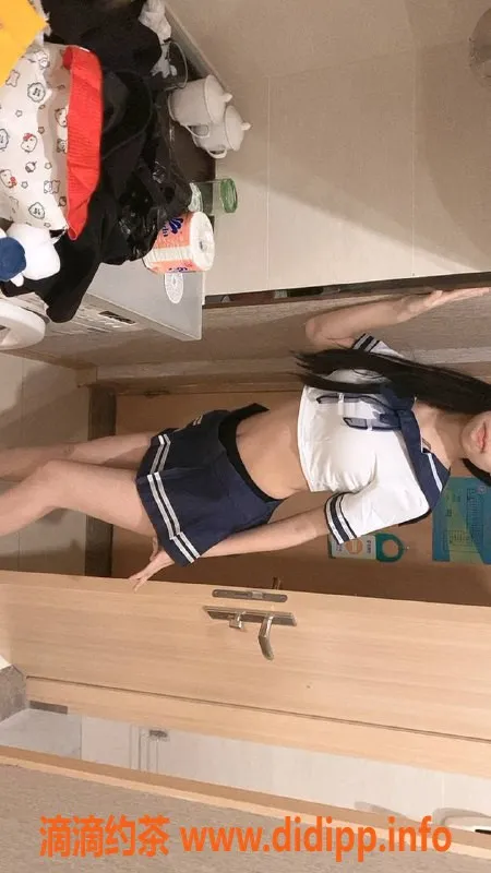 广州楼凤-番禺可乐嫩妹，亲密舌吻600p