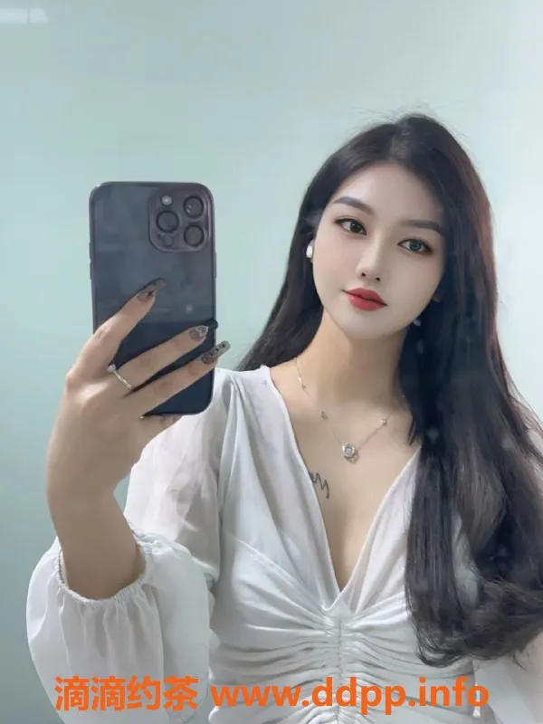 成都楼凤-锦江区御姐晴天自聊服务，160cm/45kg，优惠700p