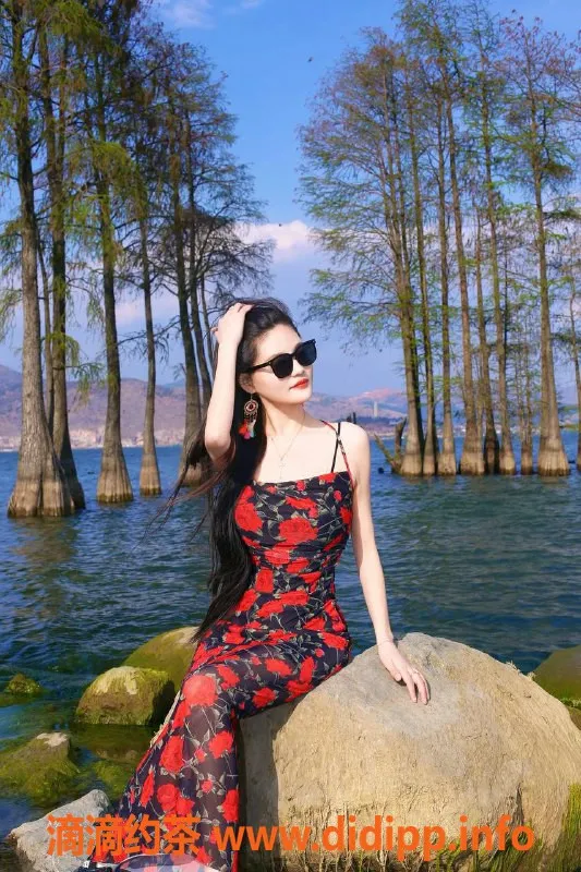 南京楼凤-建邺区夏菲，176大长腿C罩杯，超值服务体验