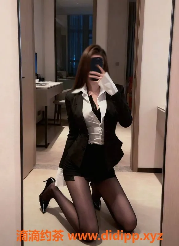 南京楼凤-建邺区夏菲，176大长腿C罩杯，超值服务体验