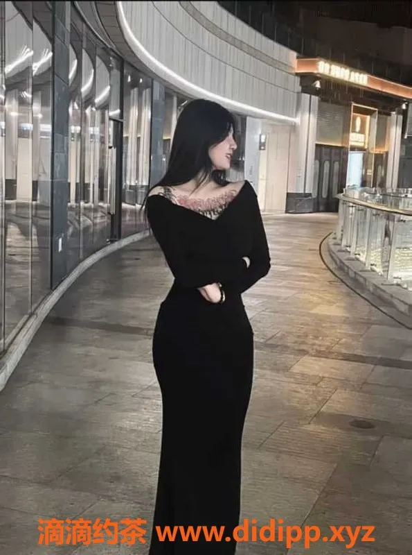 深圳楼凤资源信息,龙岗玫瑰妹妹，168cm、36F胸围，18岁