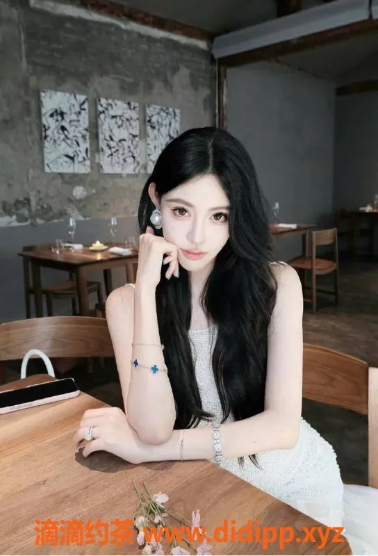 乌鲁木齐楼凤-乌鲁木齐张款款，175高挑C罩杯美女