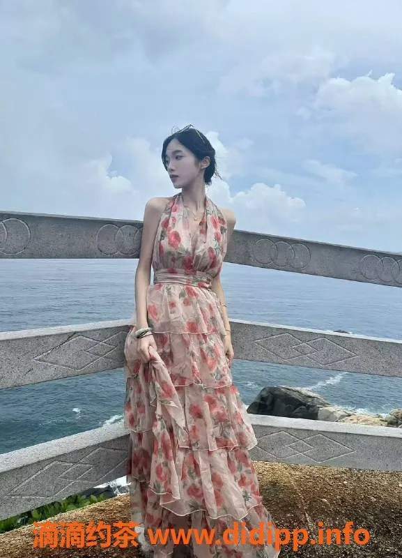 杭州楼凤资源信息,滨江区美术生小呆瓜，20岁C罩杯陪玩