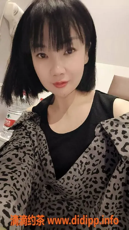 郑州楼凤-金水区小月，26岁丰满妹子，价格实惠