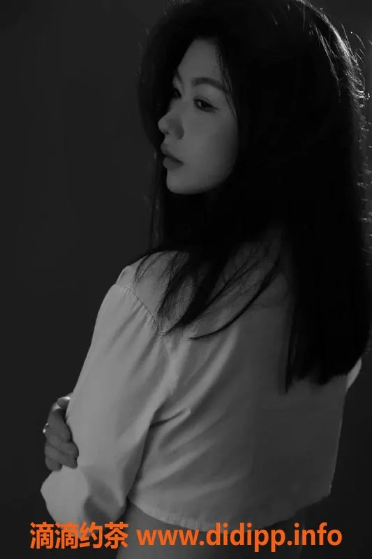 北京楼凤-北京木樨园夏小猪 170高24岁 长腿纹身女神