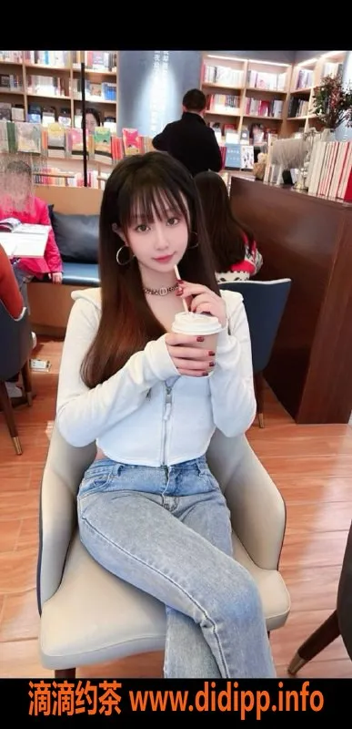 北京楼凤-草房小雨，173cm，98斤，23岁，茶费8元