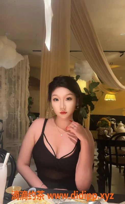 南昌楼凤-青山湖19岁小七，173高，丝袜诱惑等服务