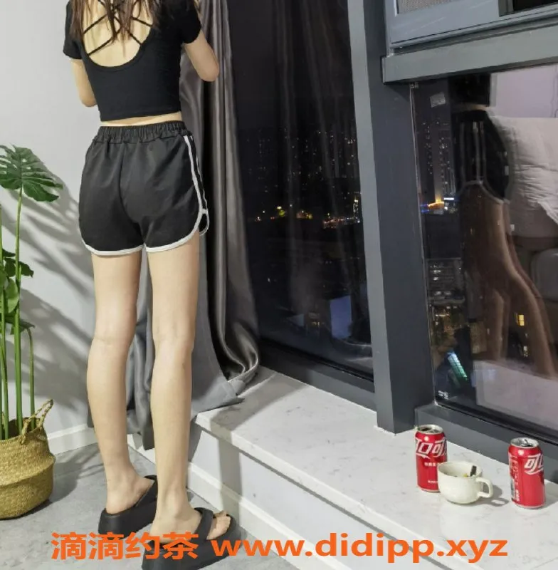 成都楼凤-成都17岁嫩妹暖暖，经典A4腰，700元体验