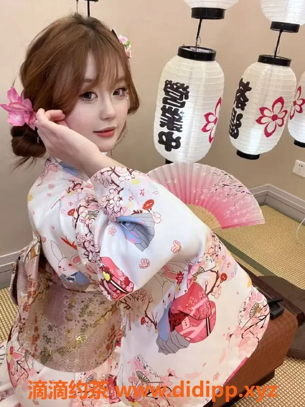 郑州上门服务-郑州管城区小u，21岁，168cm，50kg，陪🛁服务