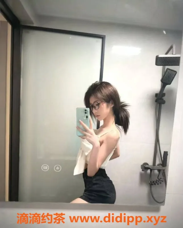 成都楼凤-武侯区小心，颜值9.0服务超赞，课时费仅6/10