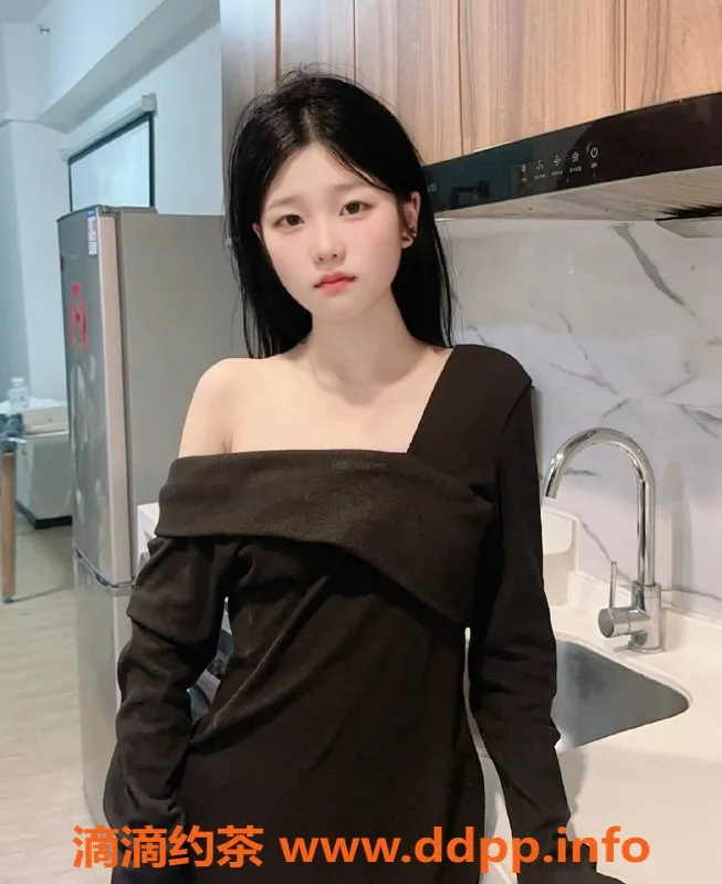 成都楼凤-成华区16岁排骨妹，容颜甜美，服务可爱