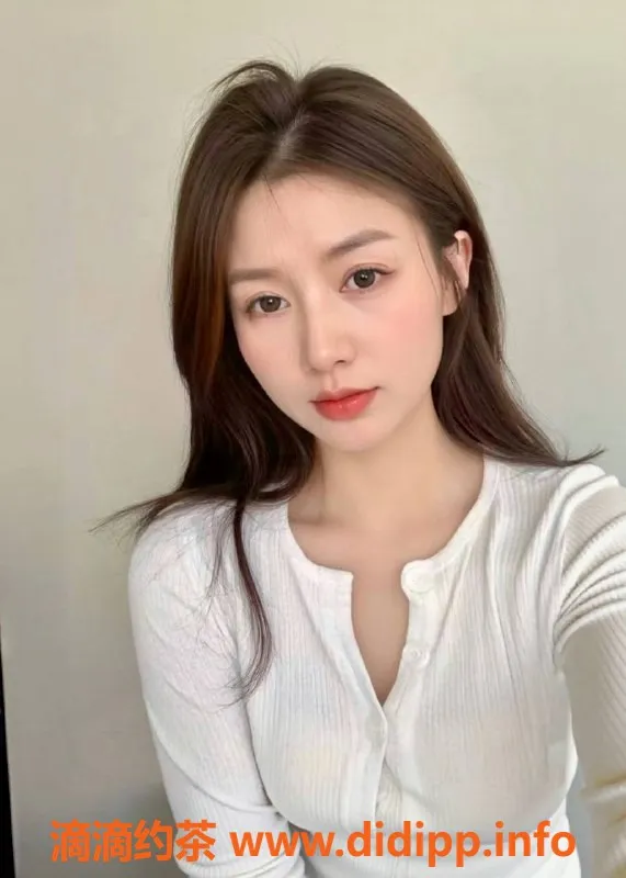 北京楼凤-朝阳望京妙灵，性格开朗中小