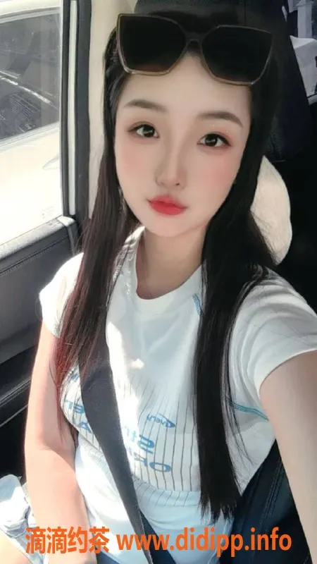 南京楼凤-鼓楼区青柚，165cm C杯美眉，尽享贴心服务